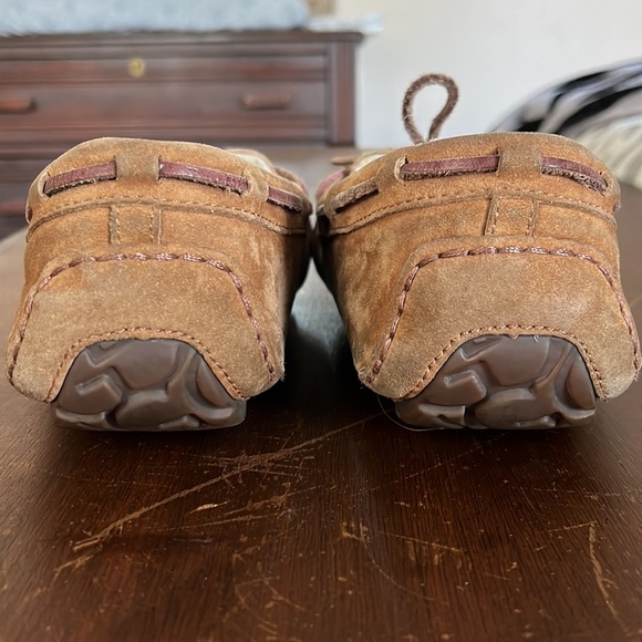 UGG Dakota Mocassin Slippers in chestnut, Women’s size 8 - Picture 2 of 4